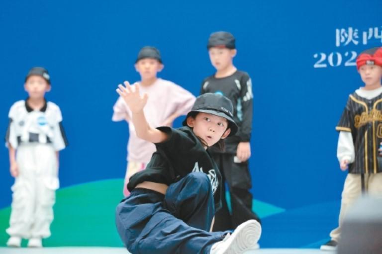 维度对选手, 步诠释着这